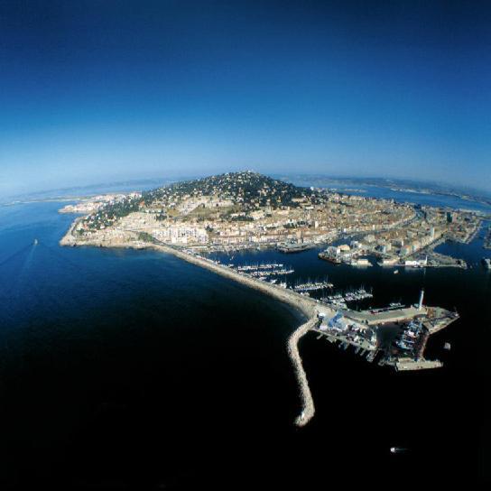 Appartement 1 Chambre + Parking A Deux Pas Des Plages Sète Buitenkant foto